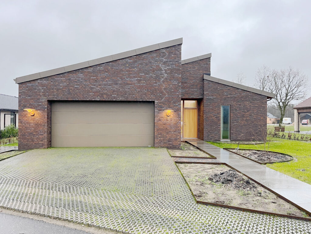 Nye hjem i Mejdal – nøglerne til Michael og Kristina